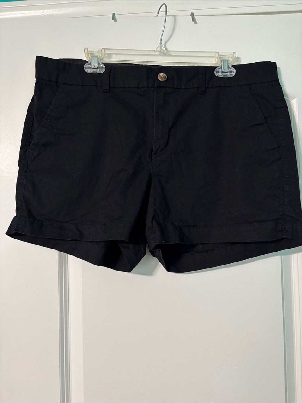 Old Navy Black Mid-Ride Everyday Shorts